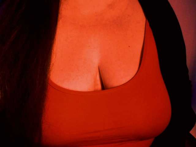 Fotky DianaSexxx Lovens from 1 token, --- watch camera c2s 45tk --- turn on my microphone 50 --- erotic correspondence 40 ---tits 350---ass 400--- group and private are open