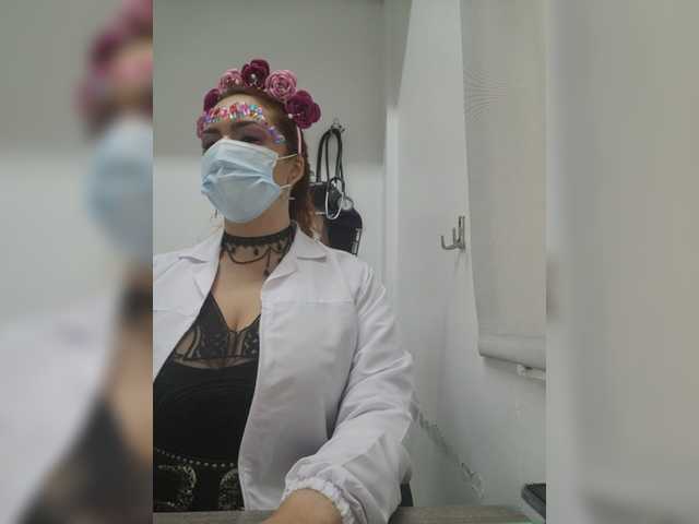 Fotky Doctora-Danna Working us Doctor... BETWEEN PATIENTS we can do all my menu...write me pm what would u like to see... fuck us hard¡¡¡¡