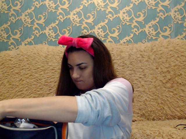 Fotky KattyCandy Welcome to my room, in public we can just chat, pm-10 tk, open cam - 40 tk, and my name is Maria) 2000 1098 902 goal of day