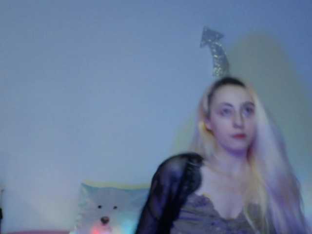 Fotky Kittyisabelle Having fun with your Quinn! #euphoria #paypig #findom #humanatm #teamviewer #cashcow #sissy
