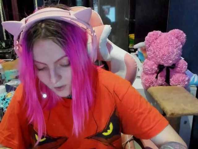 Fotky LucyElfen Hi) let's talk) And listen good music with me)not nude in free chat) Fuck coronavirus