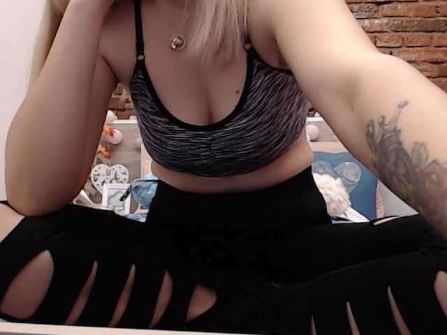 Fotky Amanda_Marry SNAPCHAT 100 TOK !!!! 2 x lush and 1 x domi lets have fun and see me cuming :wink